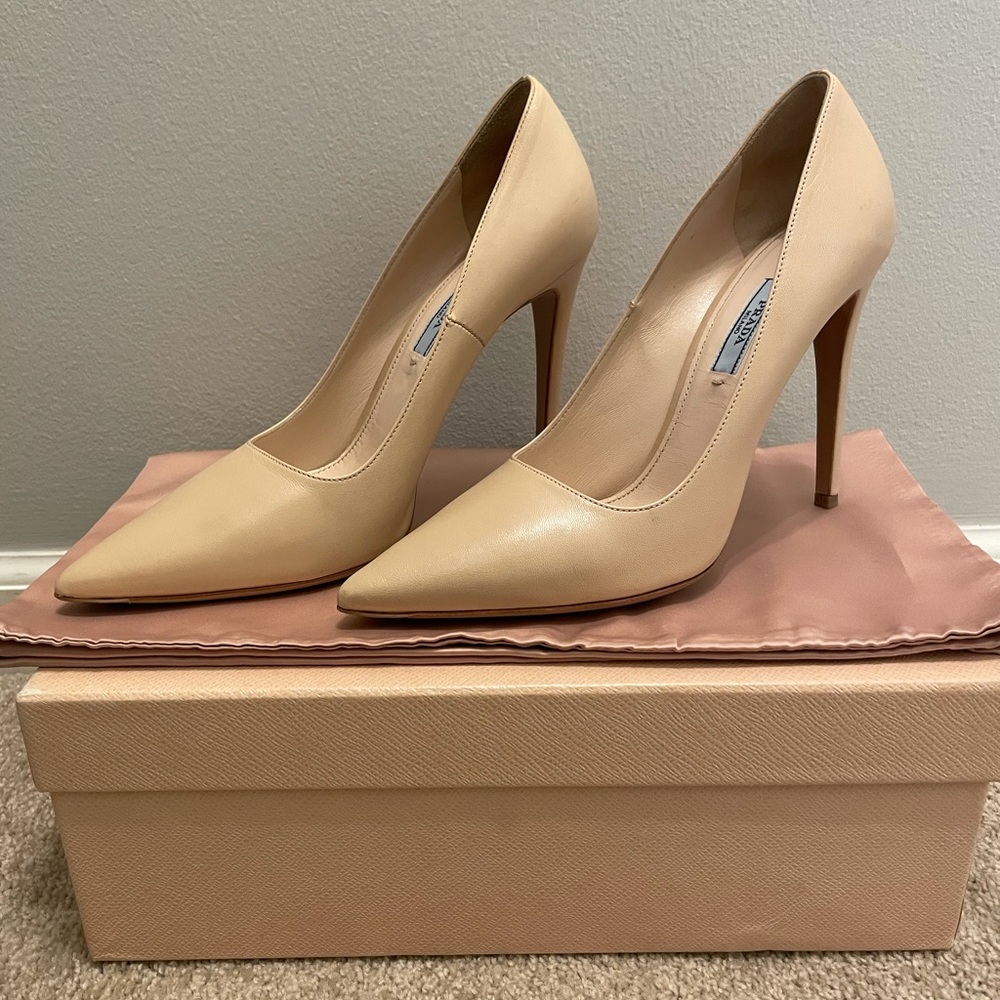 Prada Pumps